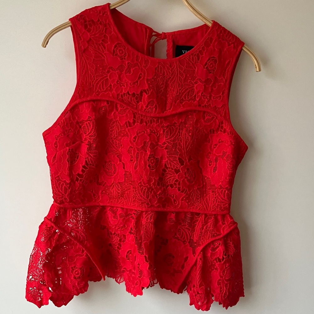 VICI Deserae Floral Lace Peplum Sleeveless Top Bright Red Women’s Size Large EUC